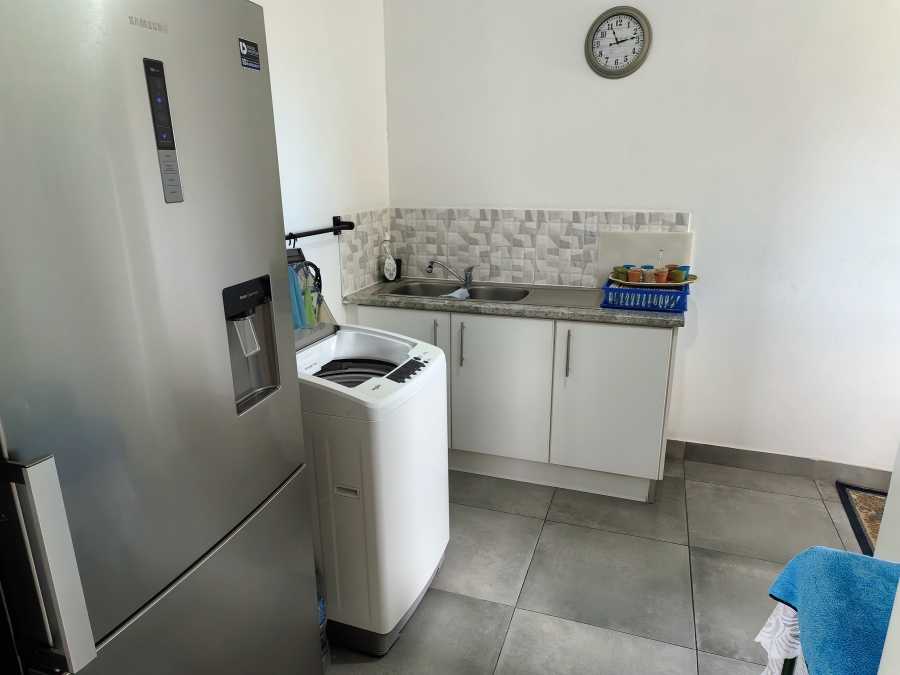 5 Bedroom Property for Sale in Van Riebeeck Hoogte Eastern Cape